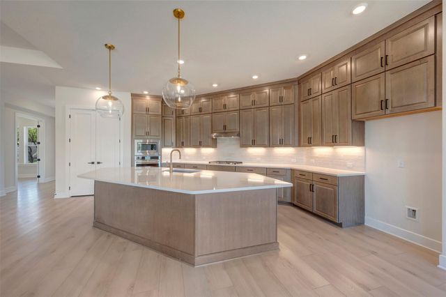 104 Rees Landing RD, Spicewood, TX 78669