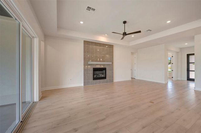 104 Rees Landing RD, Spicewood, TX 78669
