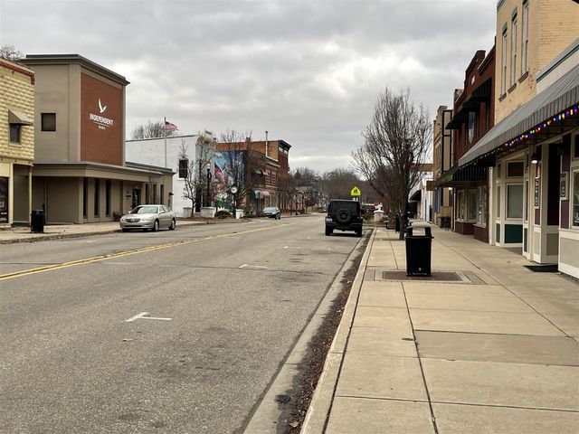 163 S Main Street, Leslie, MI 49251