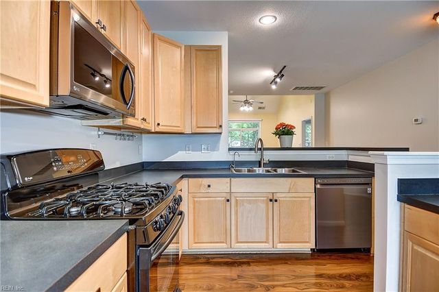 4016 Holston CT, Suffolk, VA 23435