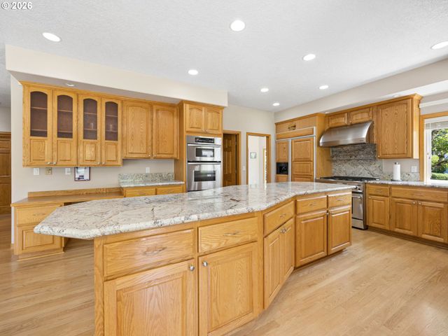 14007 Se EKLUND Ave, Boring, OR 97009