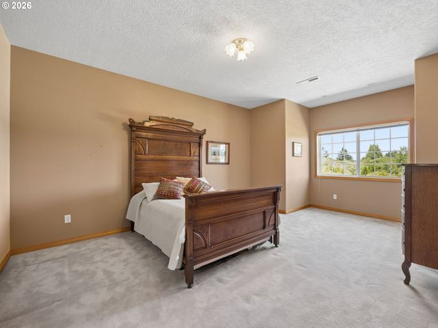 14007 Se EKLUND Ave, Boring, OR 97009