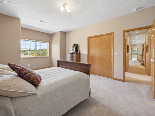 14007 Se EKLUND Ave, Boring, OR 97009