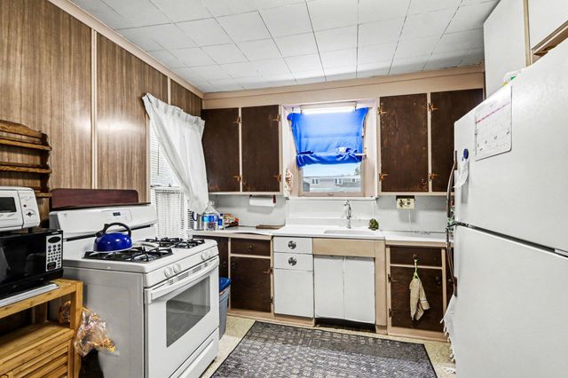 3011 Riverview Drive, Kalamazoo Twp, MI 49004