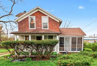 3011 Riverview Drive, Kalamazoo Twp, MI 49004