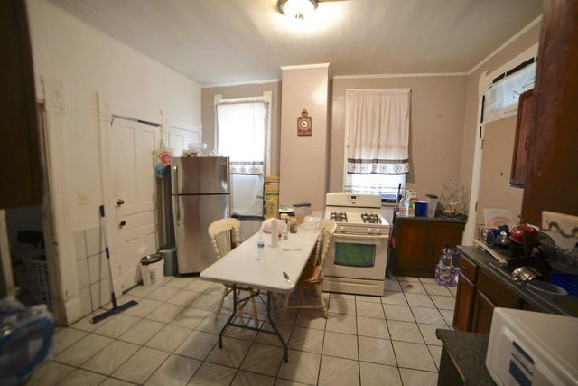 1001 S 18th STREET, Milwaukee, WI 53204