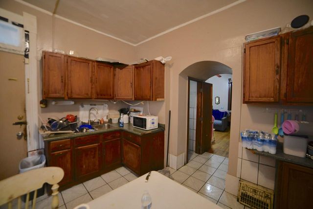1001 S 18th STREET, Milwaukee, WI 53204