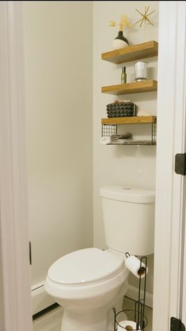 9 Hall St, Webster, MA 01570