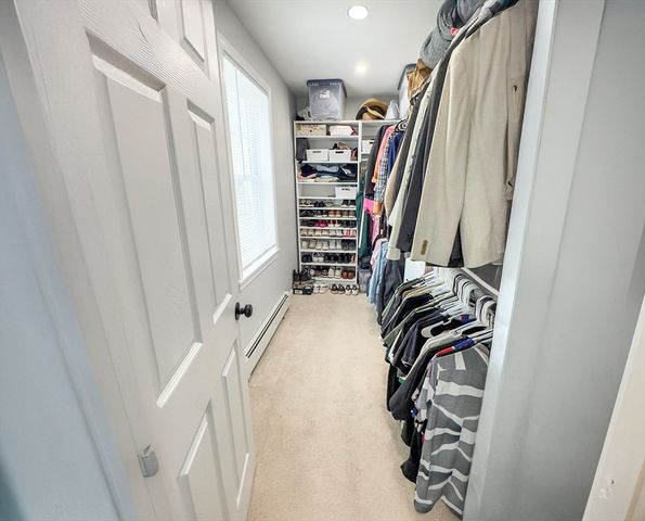 9 Hall St, Webster, MA 01570