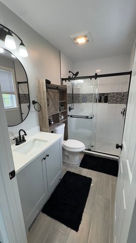 9 Hall St, Webster, MA 01570