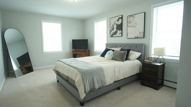 9 Hall St, Webster, MA 01570