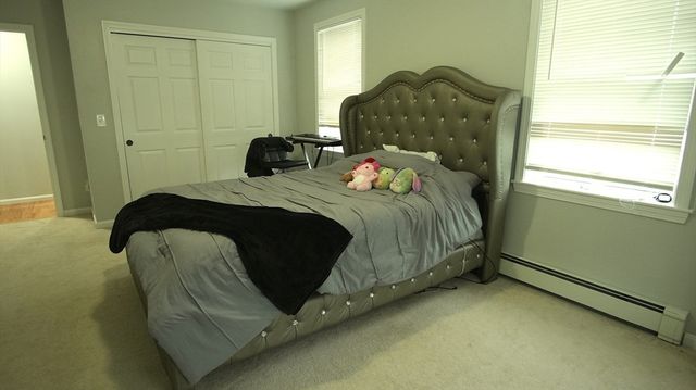9 Hall St, Webster, MA 01570
