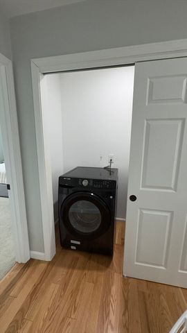 9 Hall St, Webster, MA 01570
