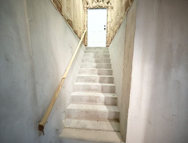 9 Hall St, Webster, MA 01570