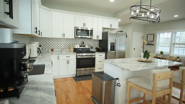 9 Hall St, Webster, MA 01570