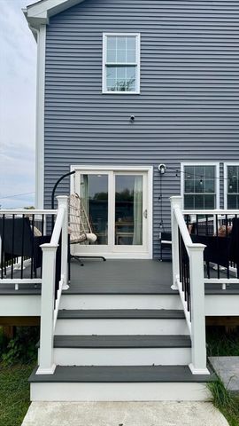 9 Hall St, Webster, MA 01570