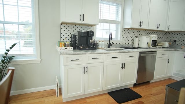 9 Hall St, Webster, MA 01570