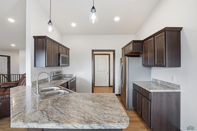 3053 HOEFER AVE, Rapid City, SD 57701