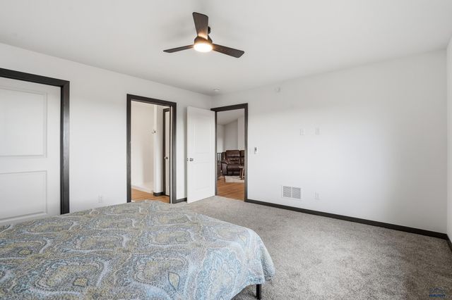 3053 HOEFER AVE, Rapid City, SD 57701