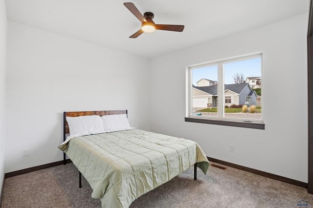 3053 HOEFER AVE, Rapid City, SD 57701
