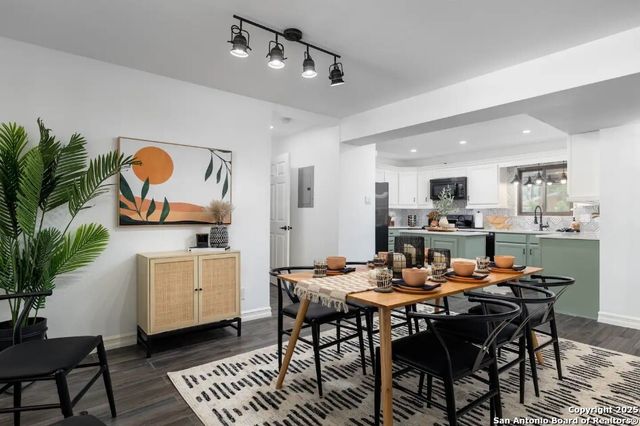 9830 Salisbury Dr, San Antonio, TX 78217