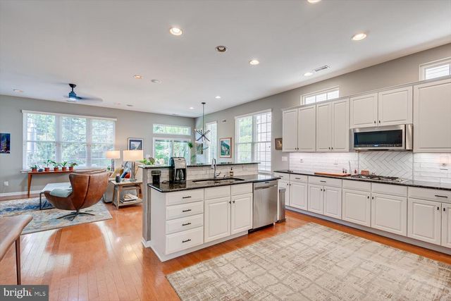64 ARISTOTLE WAY, East Windsor, NJ 08512
