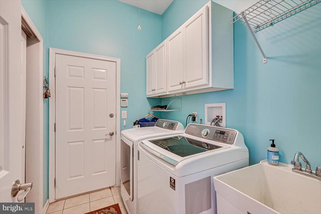 64 ARISTOTLE WAY, East Windsor, NJ 08512