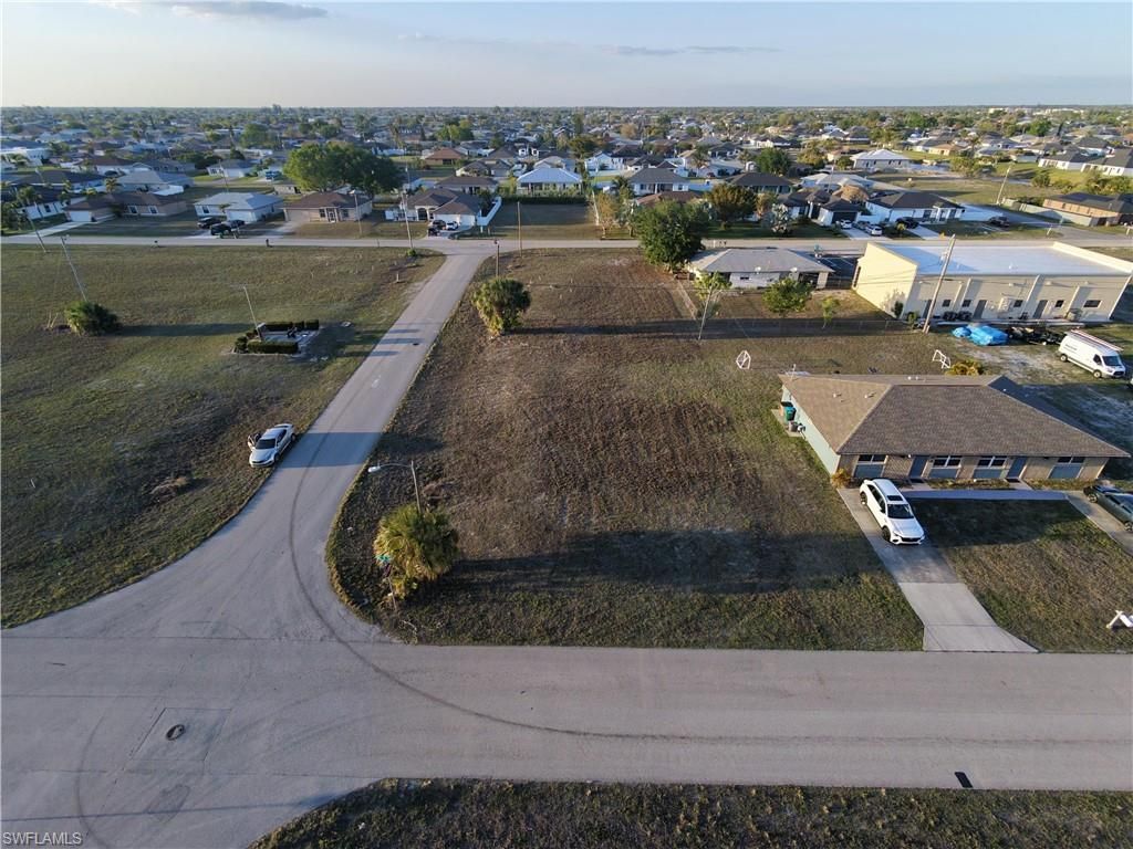 1001 NE 8th TER, CAPE CORAL, FL 33909 — photo 2