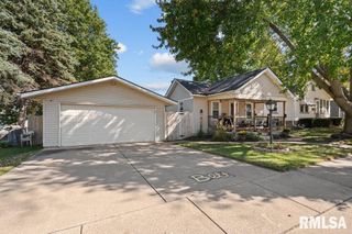 2711 BRIDGE Avenue, Davenport, IA 52803