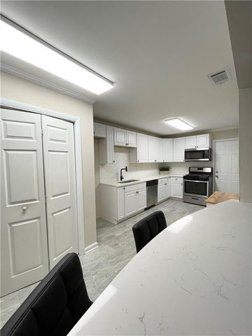 346 Carpenter Drive 12, Sandy Springs, GA 30328