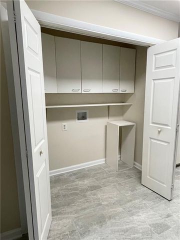 346 Carpenter Drive 12, Sandy Springs, GA 30328