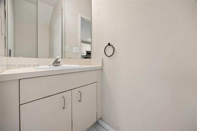 365 SW 122nd Ave, Pembroke Pines, FL 33025