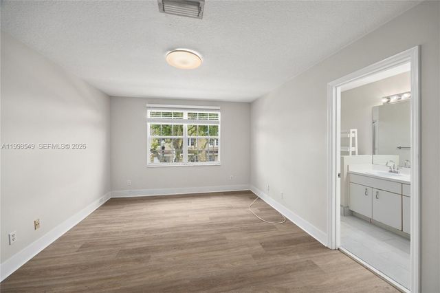 365 SW 122nd Ave, Pembroke Pines, FL 33025