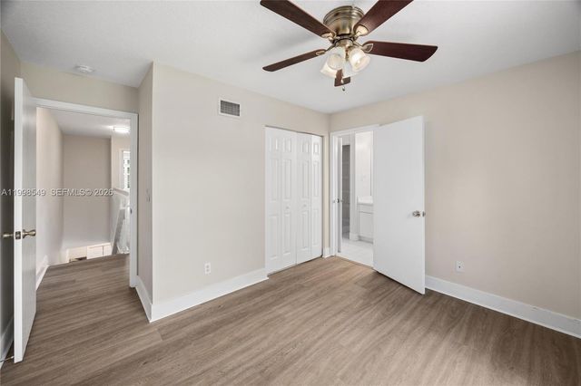 365 SW 122nd Ave, Pembroke Pines, FL 33025