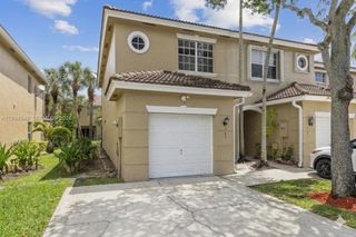 365 SW 122nd Ave, Pembroke Pines, FL 33025