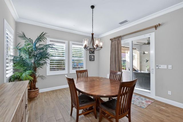 1462 N Twinberry Avenue, Clovis, CA 93619