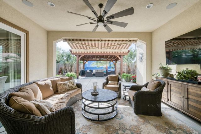 1462 N Twinberry Avenue, Clovis, CA 93619