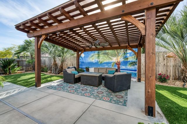 1462 N Twinberry Avenue, Clovis, CA 93619