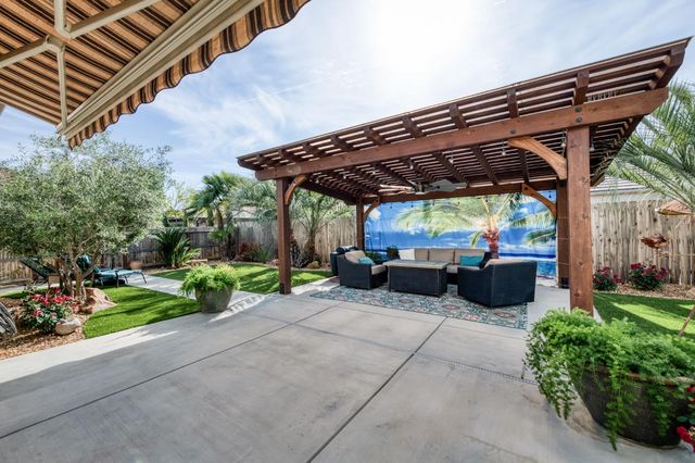 1462 N Twinberry Avenue, Clovis, CA 93619