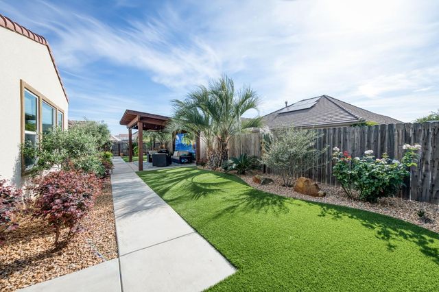 1462 N Twinberry Avenue, Clovis, CA 93619