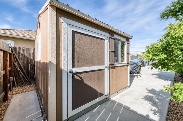 1462 N Twinberry Avenue, Clovis, CA 93619