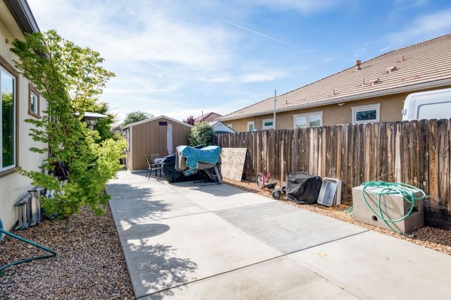 1462 N Twinberry Avenue, Clovis, CA 93619