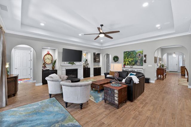 1462 N Twinberry Avenue, Clovis, CA 93619