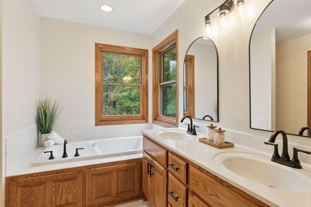 3350 Staples Place, Stillwater, MN 55082