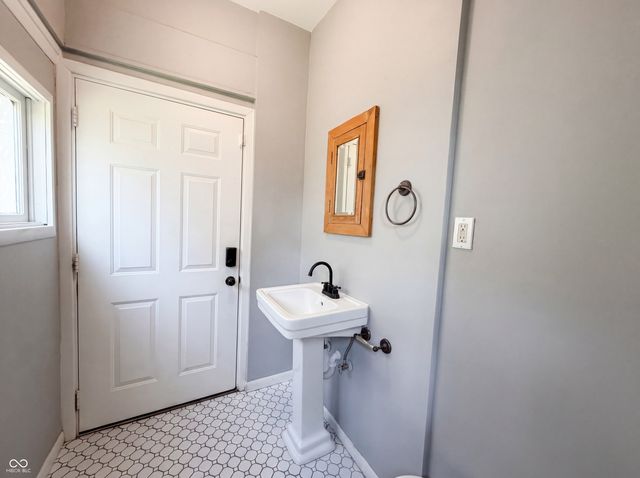 524 N Riley Avenue, Indianapolis, IN 46201