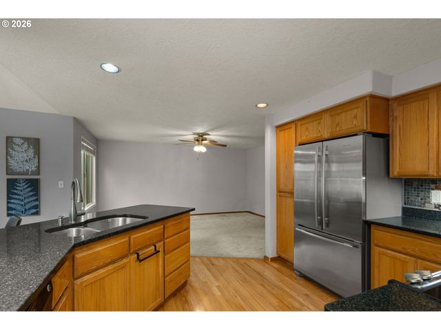 14821 Sw KENTON Dr, Portland, OR 97224