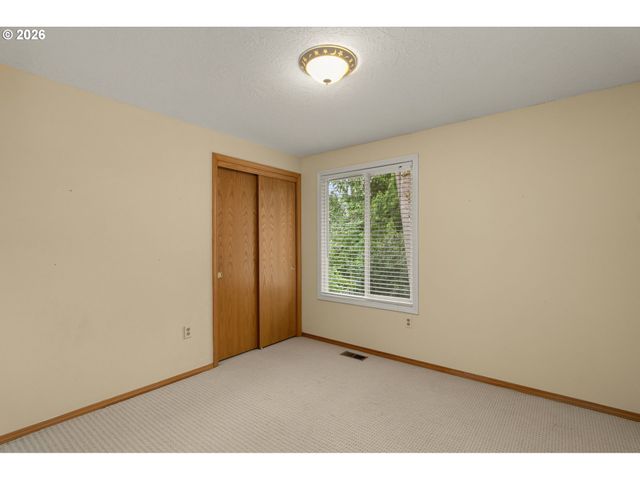 14821 Sw KENTON Dr, Portland, OR 97224