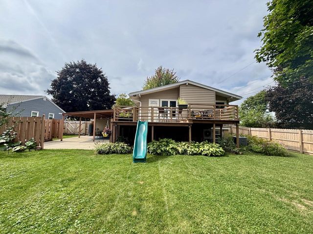 653 S 15th AVENUE, West Bend, WI 53095