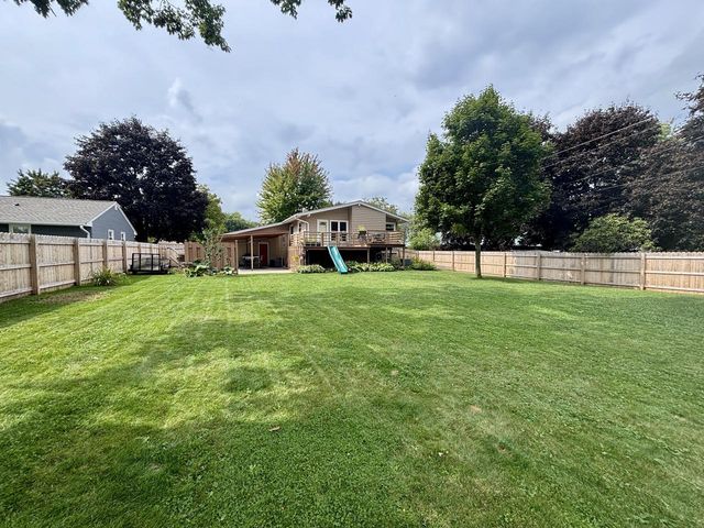 653 S 15th AVENUE, West Bend, WI 53095