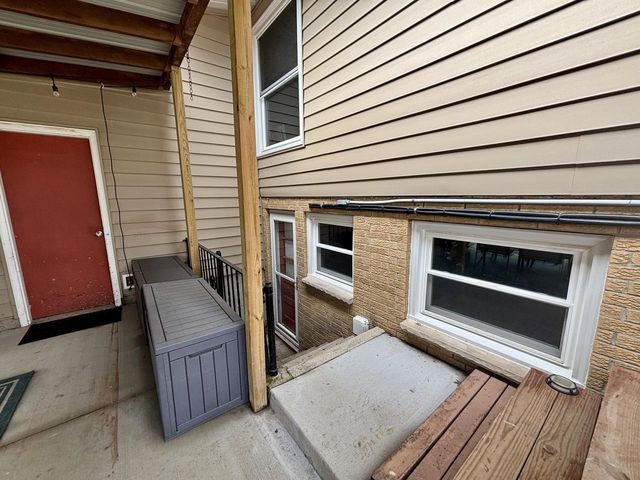 653 S 15th AVENUE, West Bend, WI 53095